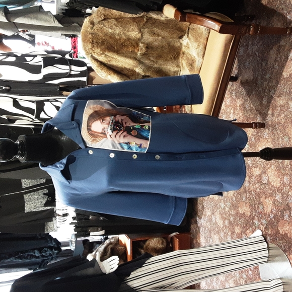 Button down shirts with hand-laid prints - Picture 4 of 5